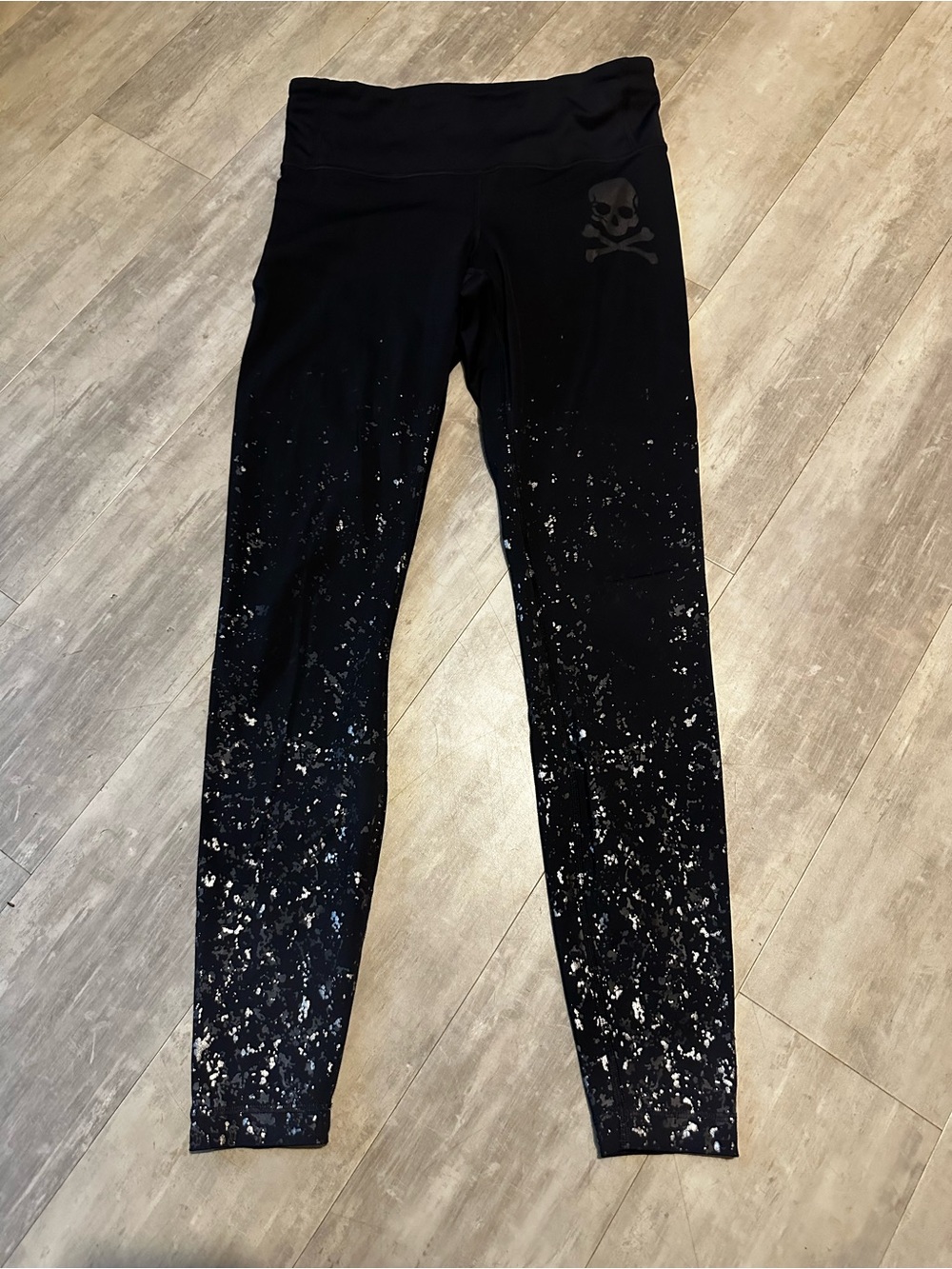 Black full length lululemon Leggings with Silver Paint-Splatter and Skull Detail